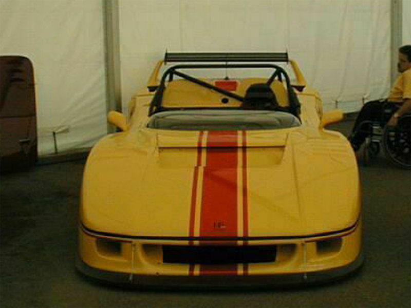 Illustration for article titled The Story Of The Ferrari F40 LM That Lost Its Top